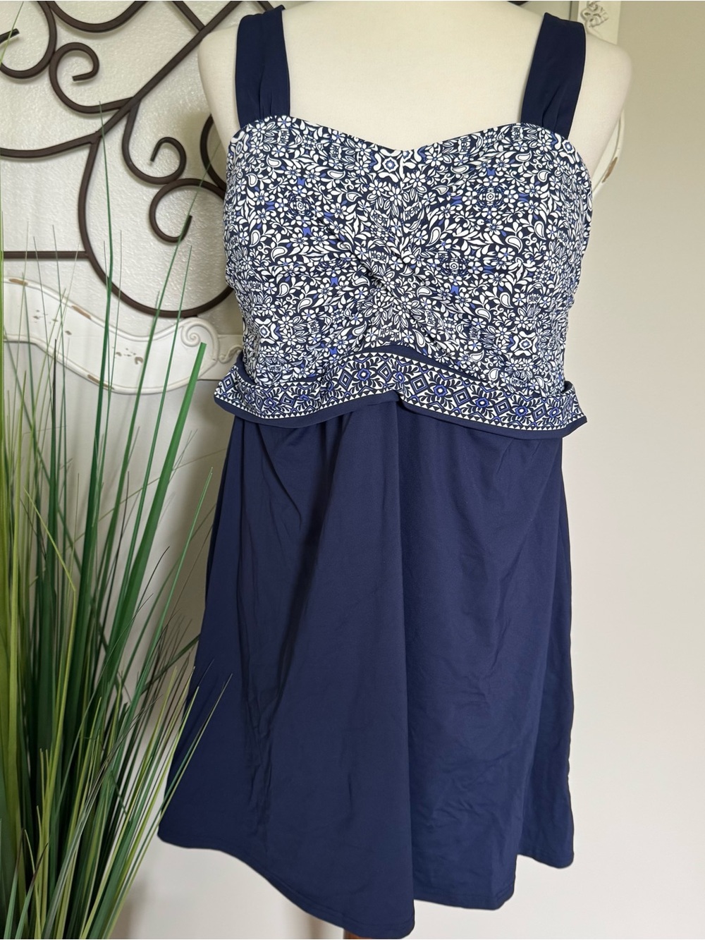 LANDS’ END Size 16W Underwire Swimdress Swimsuit